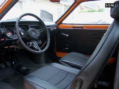 Coupe Front Seat_141951687.jpg
